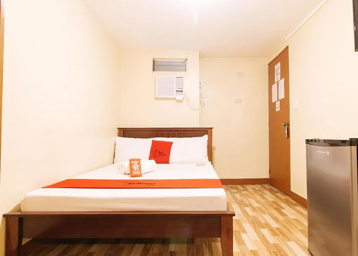 Reddoorz Near Pnr Espana Station Manila