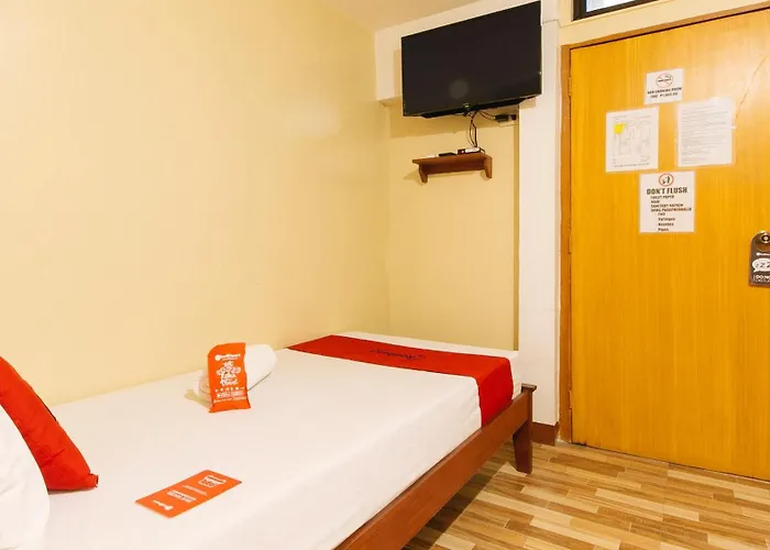Reddoorz Near Pnr Espana Station Manila