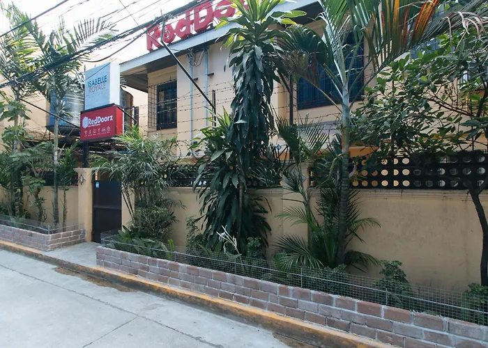Reddoorz Near Pnr Espana Station Hotel 2*