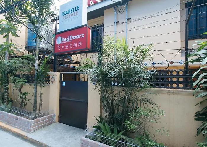 Reddoorz Near Pnr Espana Station Manila
