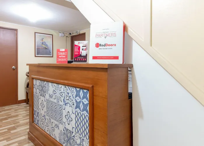 Hotel Reddoorz Near Pnr Espana Station Manila