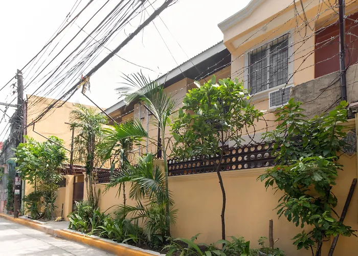 Hotel Reddoorz Near Pnr Espana Station 2*