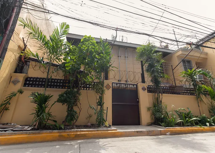 Reddoorz Near Pnr Espana Station Manila