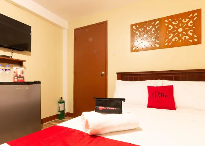 Hotel Reddoorz Near Pnr Espana Station 2*