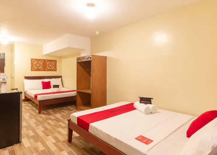 Reddoorz Near Pnr Espana Station Hotel 2*