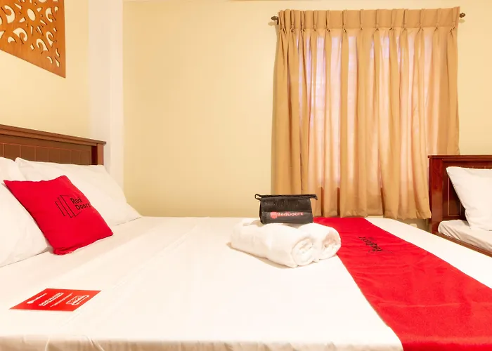 Hotel Reddoorz Near Pnr Espana Station 2*