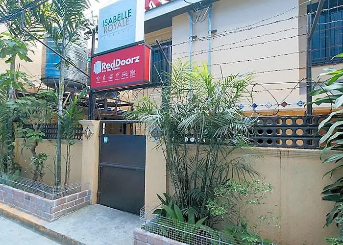 Reddoorz Near Pnr Espana Station Hotel