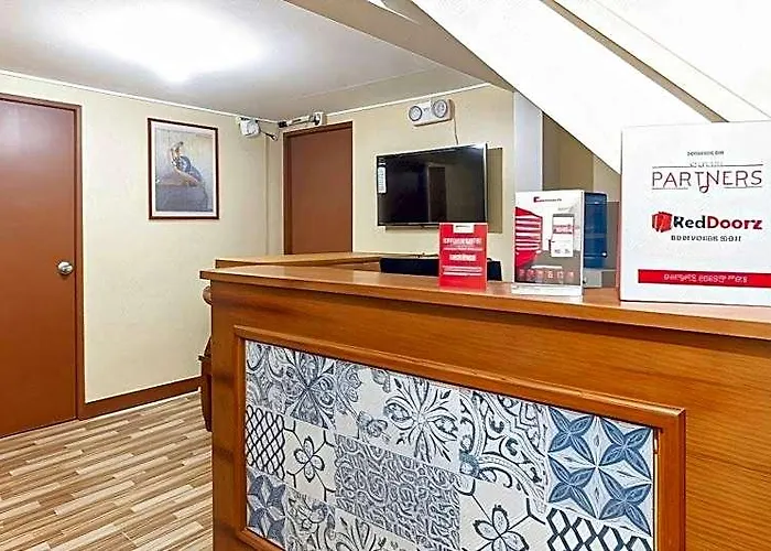 Hotel Reddoorz Near Pnr Espana Station Manila