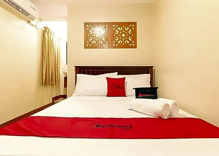 Reddoorz Near Pnr Espana Station 2*